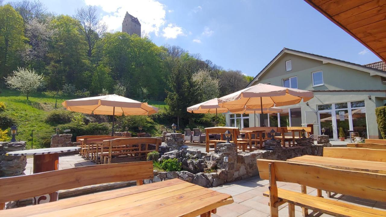Pod Hradom Restaurant & Pension Topoľčany Dış mekan fotoğraf