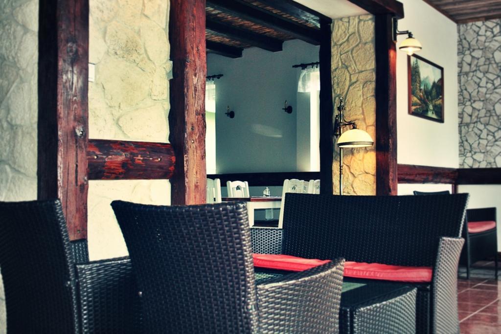 Pod Hradom Restaurant & Pension Topoľčany Dış mekan fotoğraf