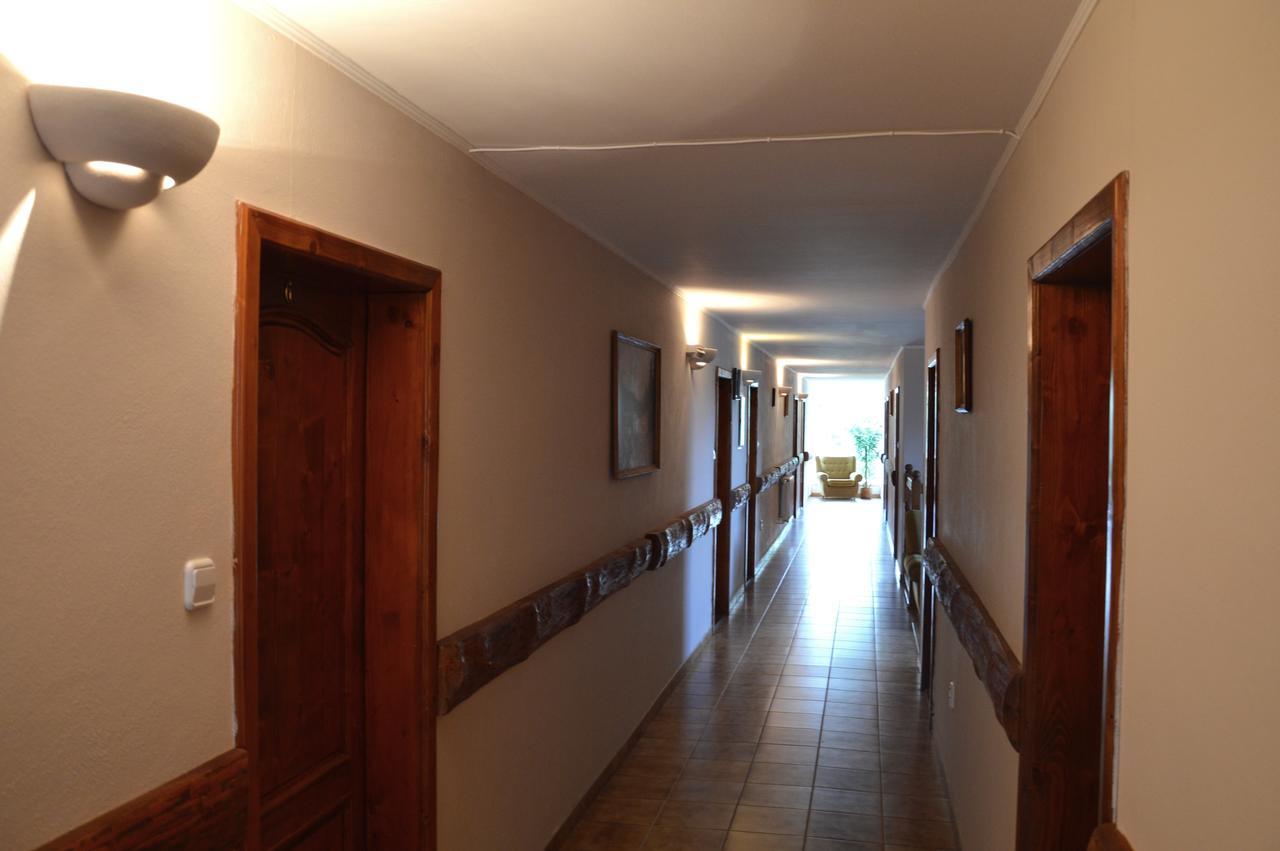 Pod Hradom Restaurant & Pension Topoľčany Dış mekan fotoğraf