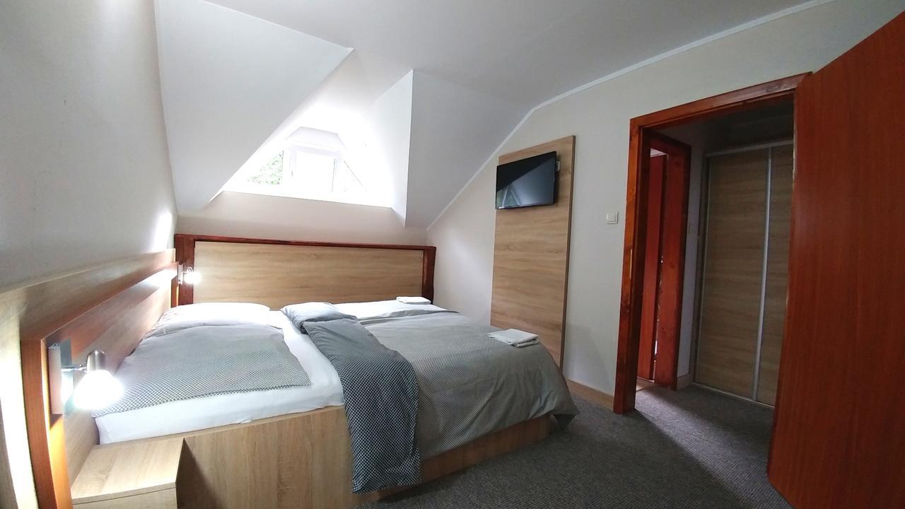 Pod Hradom Restaurant & Pension Topoľčany Dış mekan fotoğraf