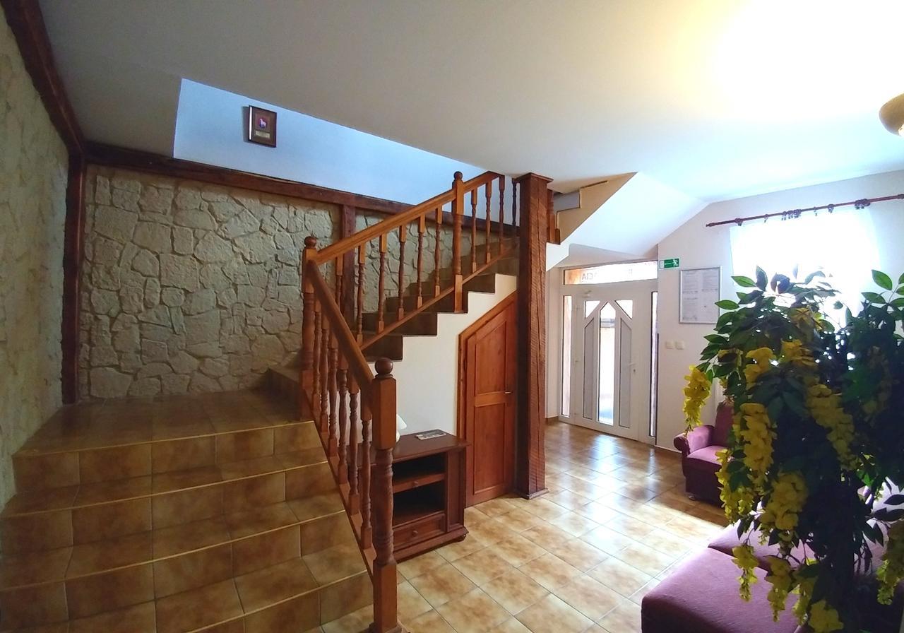 Pod Hradom Restaurant & Pension Topoľčany Dış mekan fotoğraf