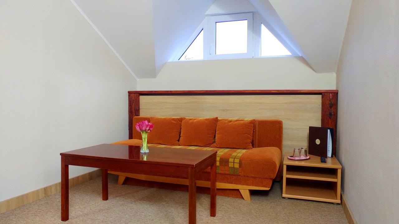 Pod Hradom Restaurant & Pension Topoľčany Dış mekan fotoğraf