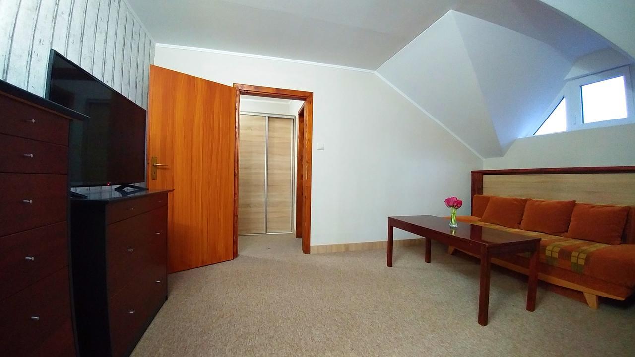Pod Hradom Restaurant & Pension Topoľčany Dış mekan fotoğraf