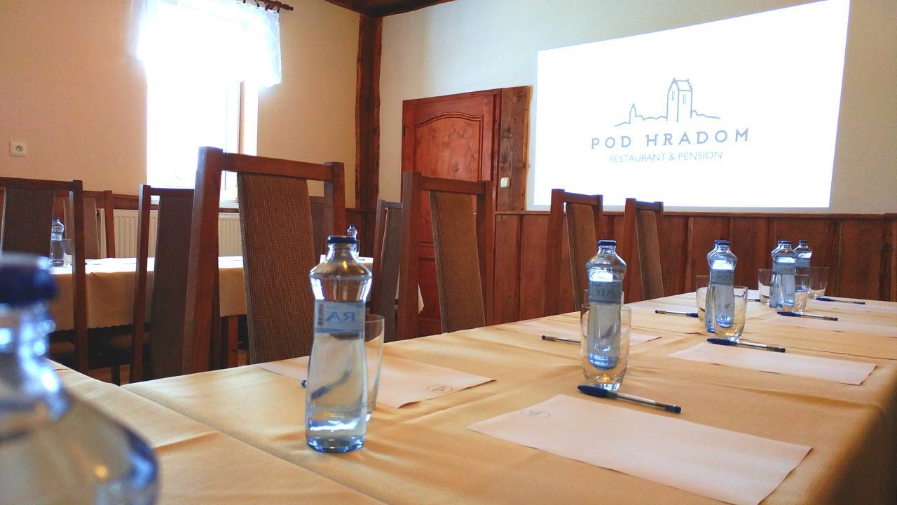 Pod Hradom Restaurant & Pension Topoľčany Dış mekan fotoğraf